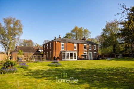 5 bedroom Detached house for sale in Church Lane, Marshchapel, DN36