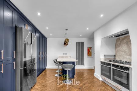 5 bedroom Detached house for sale in Church Lane, Marshchapel, DN36