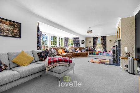5 bedroom Detached house for sale in Church Lane, Marshchapel, DN36