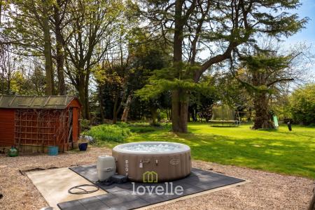 5 bedroom Detached house for sale in Church Lane, Marshchapel, DN36