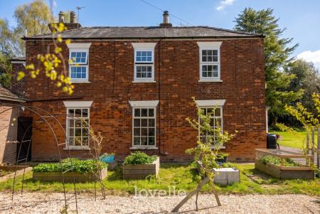 5 bedroom Detached house for sale in Church Lane, Marshchapel, DN36