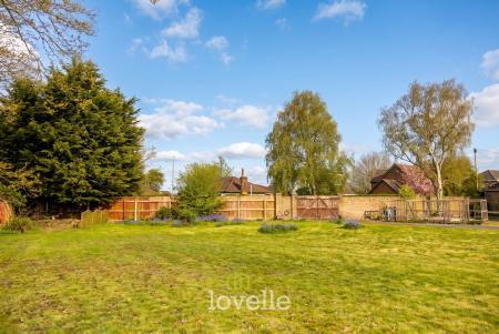 5 bedroom Detached house for sale in Church Lane, Marshchapel, DN36