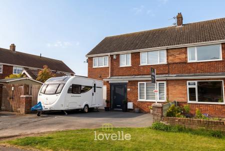 4 bedroom Semi-detached house for sale in Charles Avenue, New Waltham, DN36