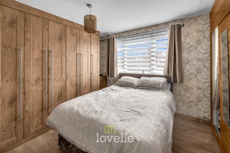4 bedroom Semi-detached house for sale in Charles Avenue, New Waltham, DN36