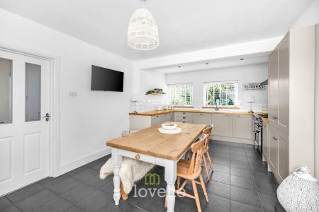 3 bedroom Detached house for sale in Main Street, Fulstow, LN11