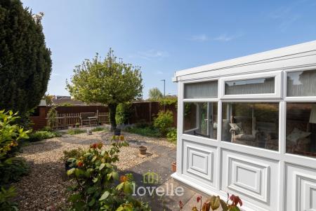 2 bedroom Bungalow for sale in Barn Owl Close, Humberston, DN36