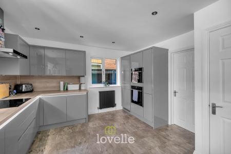 4 bedroom Detached house for sale in St Johns Gate, Tetney, DN36