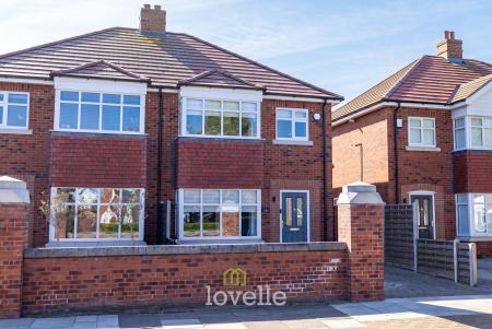 3 bedroom Semi-detached house for sale in Highgate, Cleethorpes, DN35