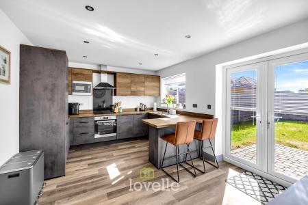 3 bedroom Semi-detached house for sale in Highgate, Cleethorpes, DN35