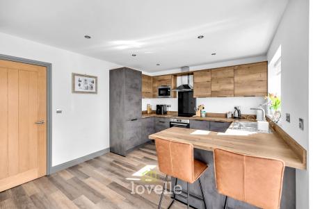 3 bedroom Semi-detached house for sale in Highgate, Cleethorpes, DN35