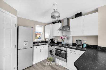 3 bedroom Terraced House for sale in Parklands Avenue, Humberston, DN36