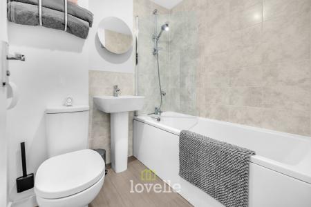 3 bedroom Terraced House for sale in Parklands Avenue, Humberston, DN36