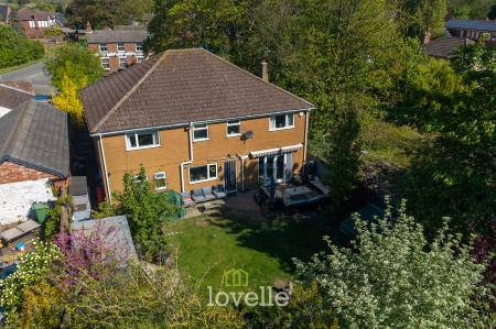 4 bedroom Detached house for sale in Main Street, Fulstow, LN11