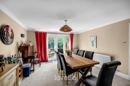 4 bedroom Detached house for sale in Main Street, Fulstow, LN11