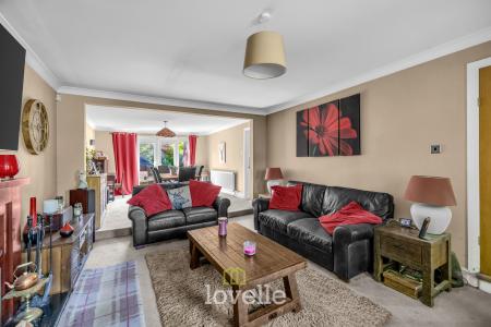 4 bedroom Detached house for sale in Main Street, Fulstow, LN11