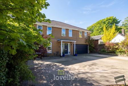 4 bedroom Detached house for sale in Main Street, Fulstow, LN11