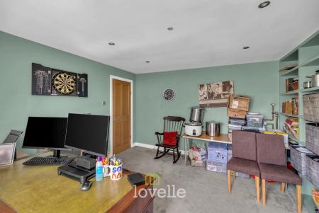 4 bedroom Detached house for sale in Main Street, Fulstow, LN11