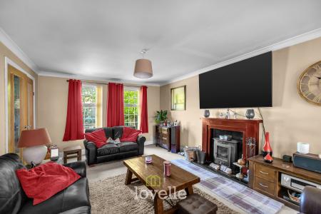 4 bedroom Detached house for sale in Main Street, Fulstow, LN11
