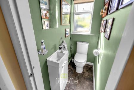 4 bedroom Detached house for sale in Main Street, Fulstow, LN11