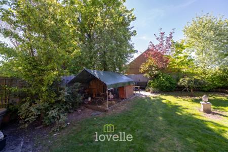 4 bedroom Detached house for sale in Main Street, Fulstow, LN11