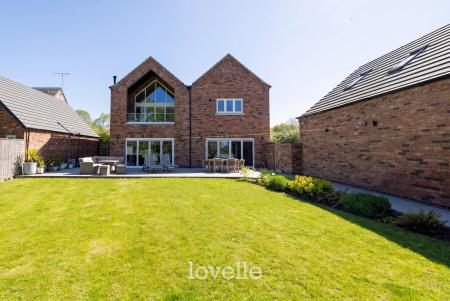 6 bedroom Detached house for sale in Beck Drive, Tetney, DN36