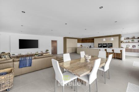 6 bedroom Detached house for sale in Beck Drive, Tetney, DN36