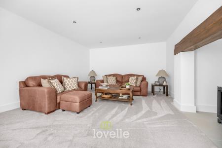 6 bedroom Detached house for sale in Beck Drive, Tetney, DN36
