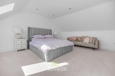 6 bedroom Detached house for sale in Beck Drive, Tetney, DN36