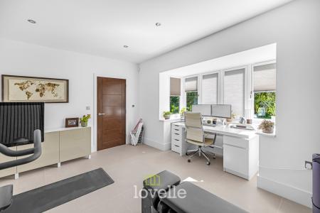 6 bedroom Detached house for sale in Beck Drive, Tetney, DN36