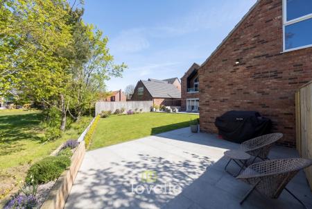 6 bedroom Detached house for sale in Beck Drive, Tetney, DN36