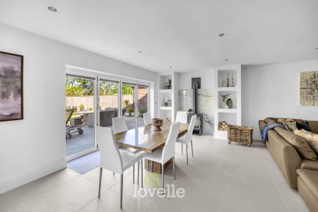 6 bedroom Detached house for sale in Beck Drive, Tetney, DN36