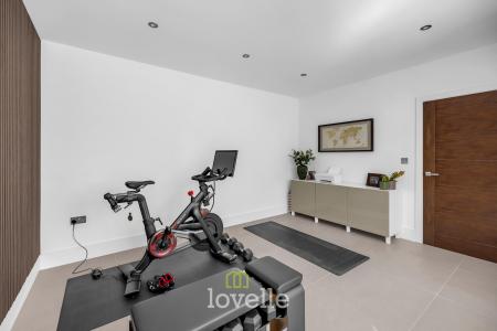 6 bedroom Detached house for sale in Beck Drive, Tetney, DN36