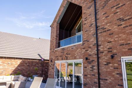 6 bedroom Detached house for sale in Beck Drive, Tetney, DN36