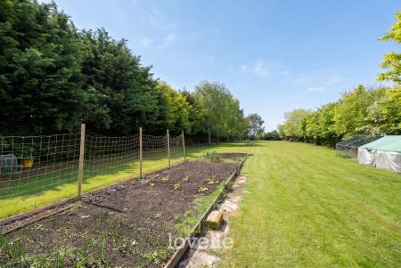 6 bedroom Detached house for sale in Northway, Fulstow, LN11