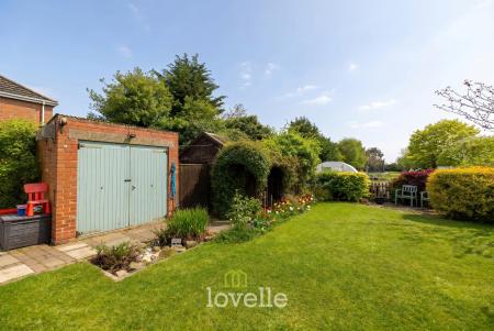 6 bedroom Detached house for sale in Northway, Fulstow, LN11