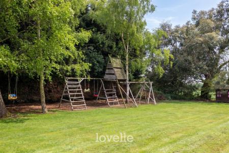 6 bedroom Detached house for sale in Northway, Fulstow, LN11