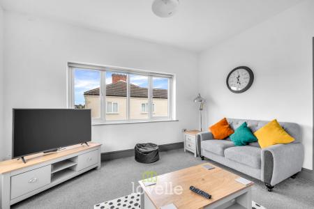4 bedroom End of terrace house for sale in Thrunscoe Road, Cleethorpes, DN35
