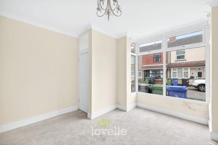 2 bedroom Terraced House for sale in Douglas Road, Cleethorpes, DN35