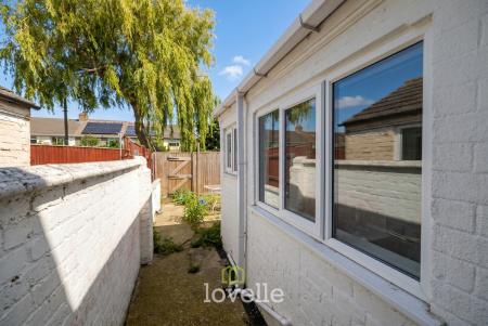 2 bedroom Terraced House for sale in Douglas Road, Cleethorpes, DN35