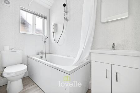2 bedroom Terraced House for sale in Douglas Road, Cleethorpes, DN35