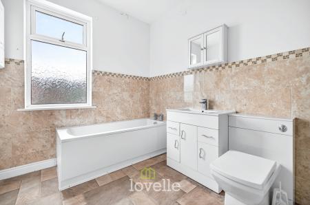 2 bedroom Terraced House for sale in Johnson Street, Cleethorpes, DN35