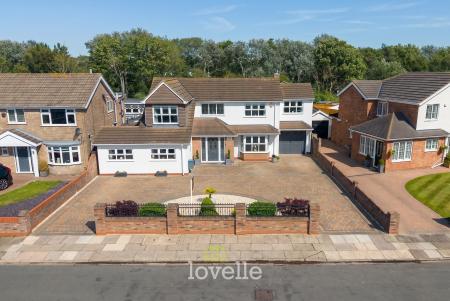 4 bedroom Detached house for sale in Bolingbroke Road, Cleethorpes, DN35