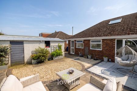 2 bedroom Bungalow for sale in Stephen Crescent, Humberston, DN36