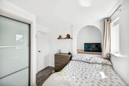 4 bedroom Detached house for sale in Drury Lane, New Waltham, DN36