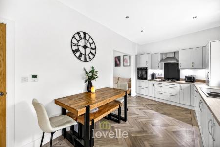 4 bedroom Semi-detached house for sale in Mellor Way, New Waltham, DN36