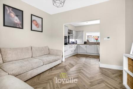 4 bedroom Semi-detached house for sale in Mellor Way, New Waltham, DN36