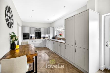 4 bedroom Semi-detached house for sale in Mellor Way, New Waltham, DN36