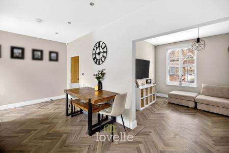 4 bedroom Semi-detached house for sale in Mellor Way, New Waltham, DN36