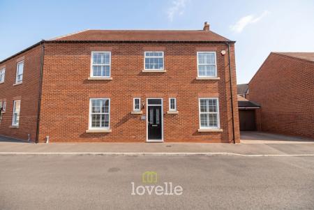 4 bedroom Semi-detached house for sale in Mellor Way, New Waltham, DN36
