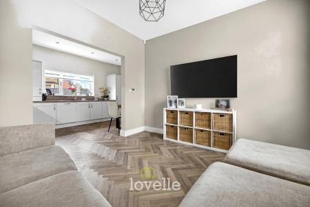 4 bedroom Semi-detached house for sale in Mellor Way, New Waltham, DN36